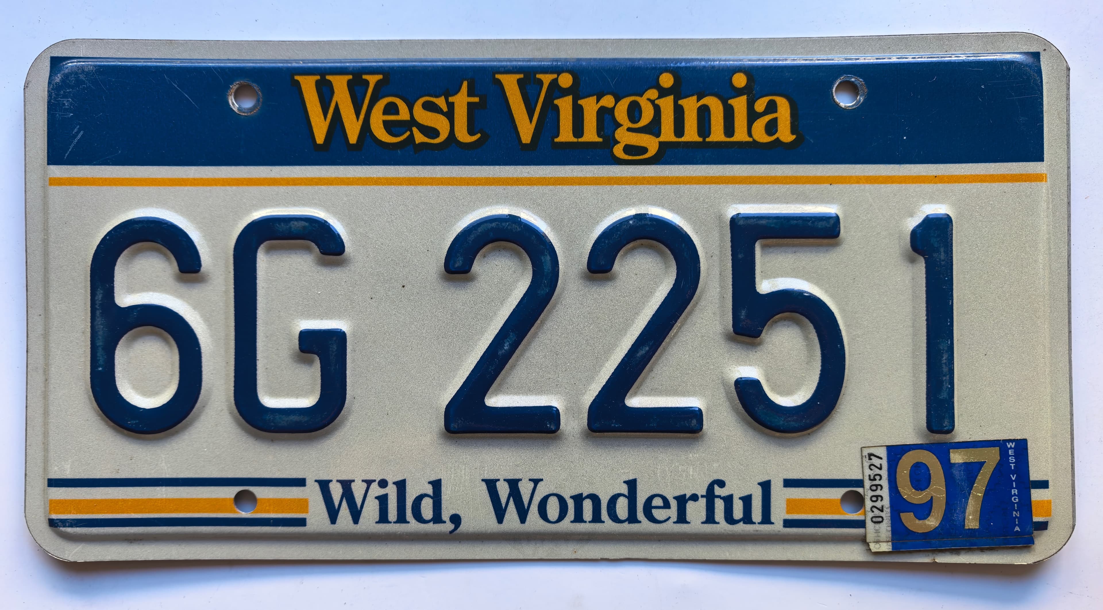 USA Kennzeichen - West Virginia - 6G 2251, view 1