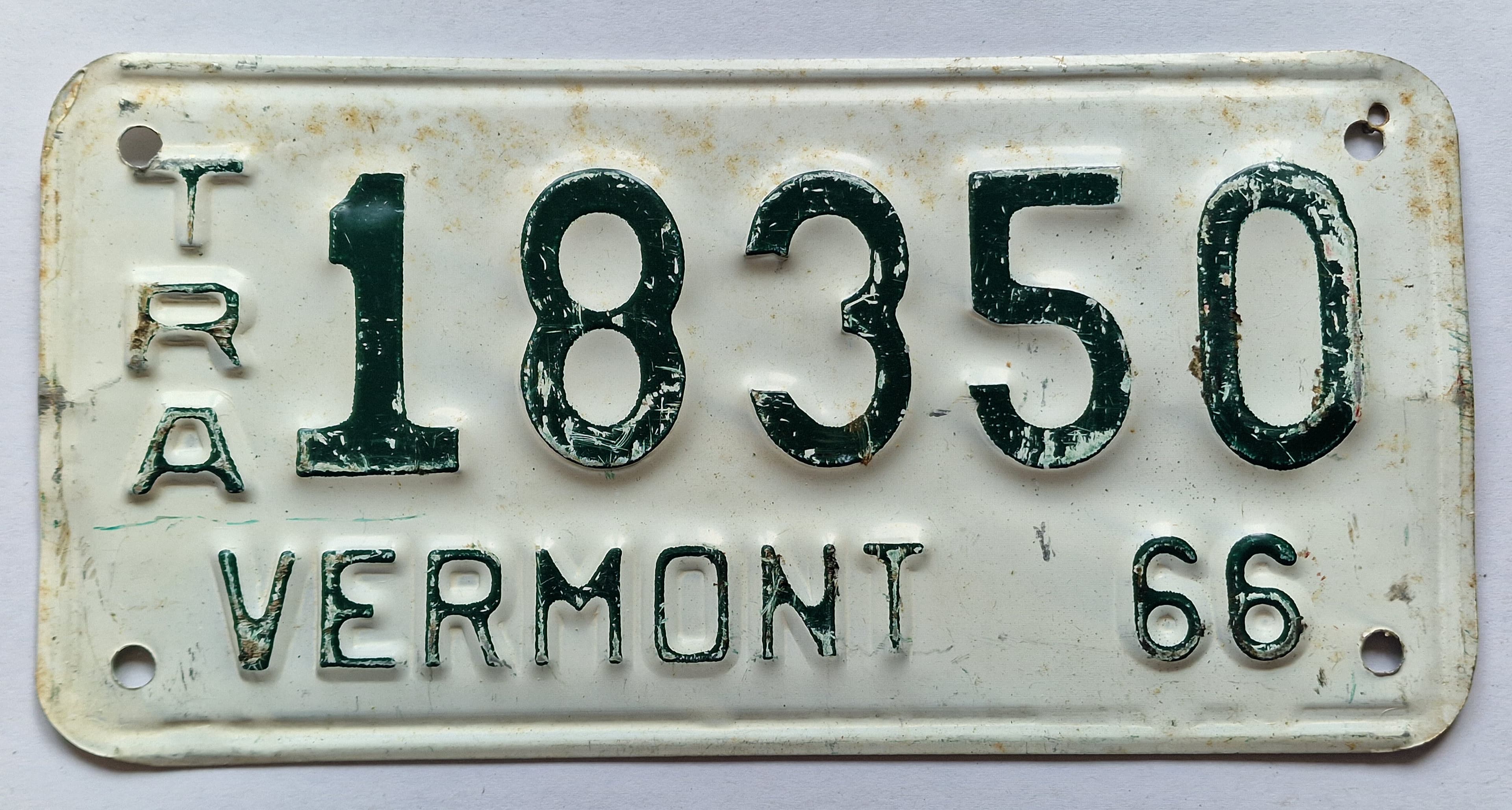Vermont - 18350 TRAILER, view 1